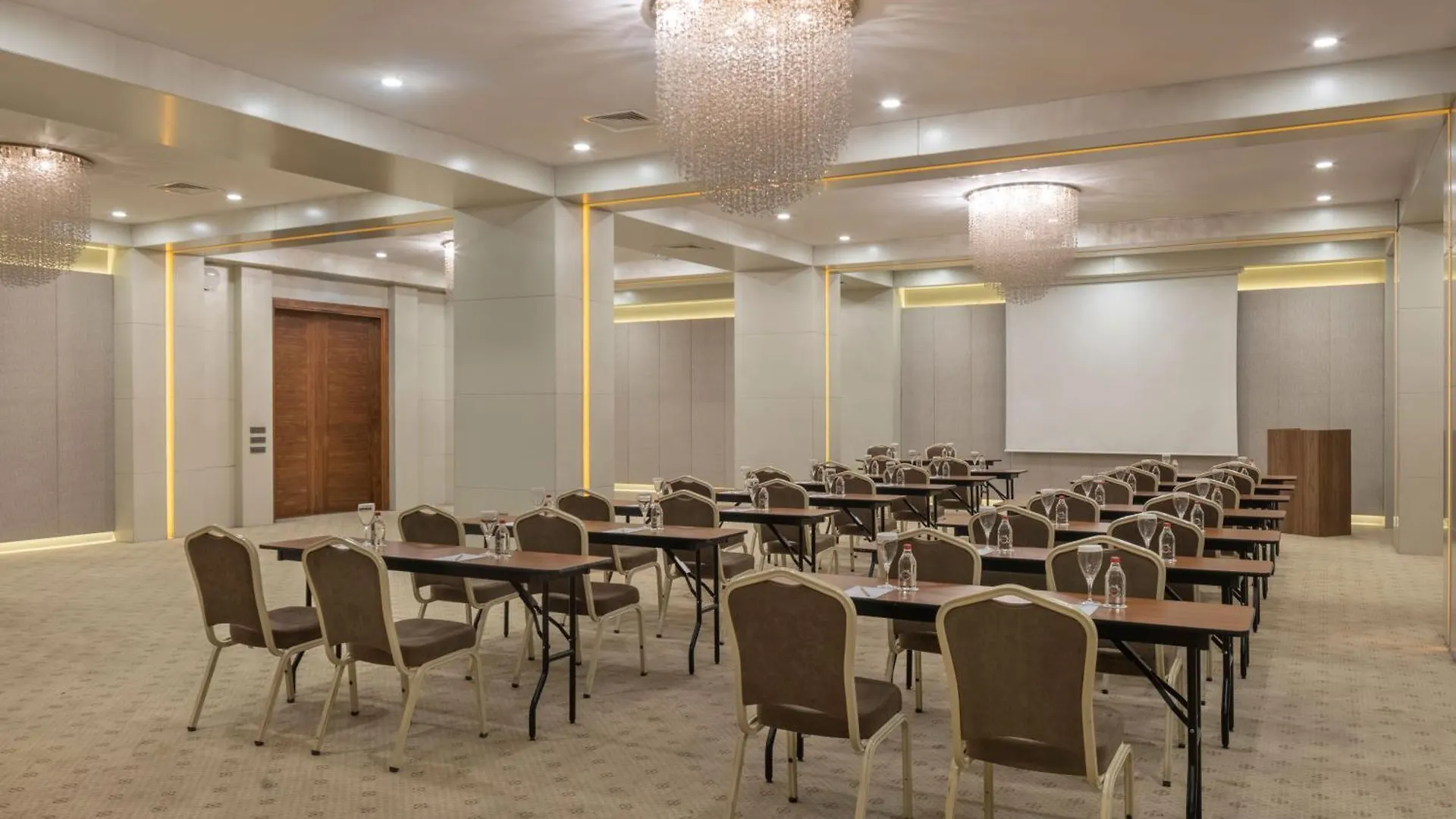 Mercure Ankara Kizilay 4*,
