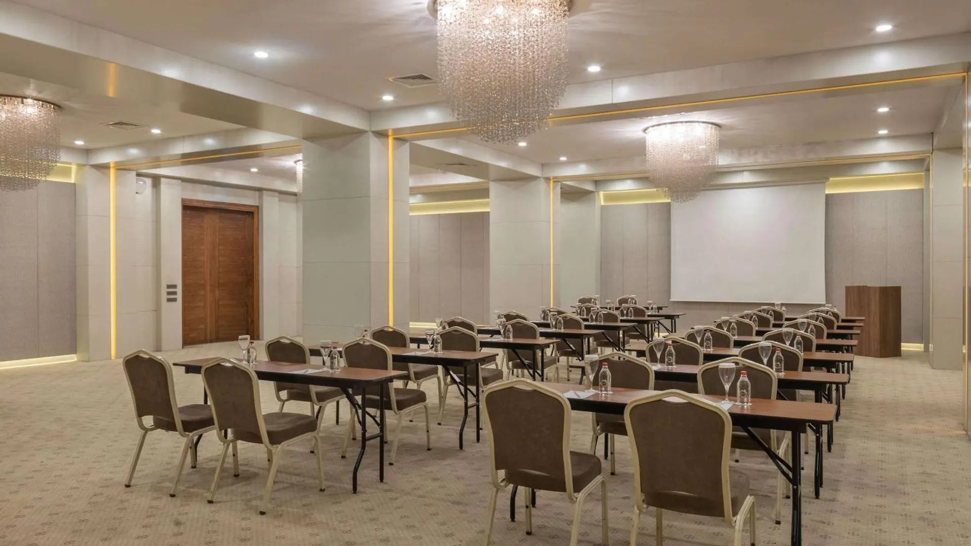 Mercure Ankara Kizilay 4*,