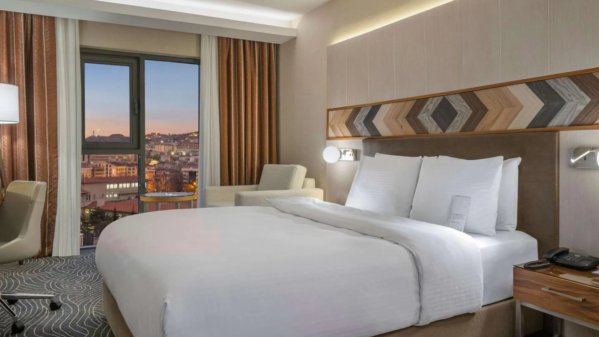 Mercure Ankara Kizilay 4*,