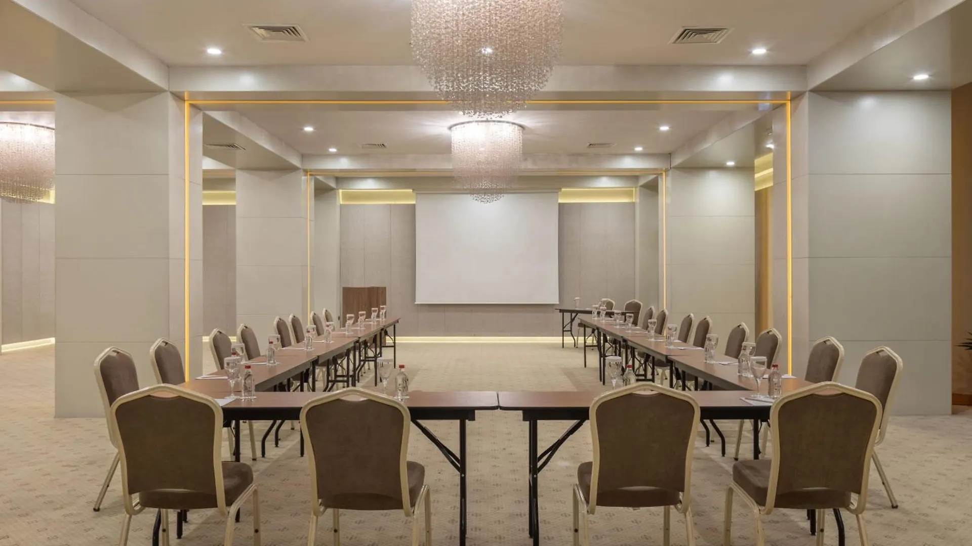Mercure Ankara Kizilay 4*,